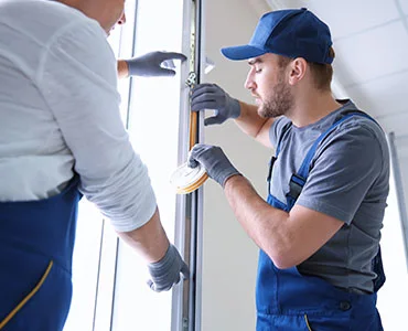 glass repair experts in Downtowm Vaughan