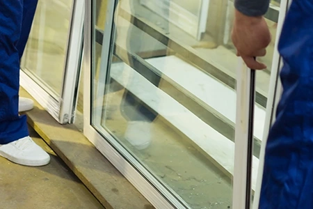 Commercial Glass Repair Technician in Vaughan